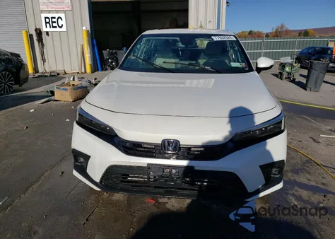 2023 Honda Civic Touring z USA, uszkodzony, nr VIN 2HGFE1F96PH315335